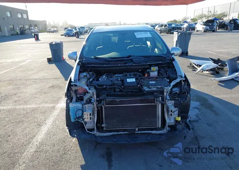 2014 Toyota Prius Three из США, поврежденный, VIN JTDKN3DU8E0361542